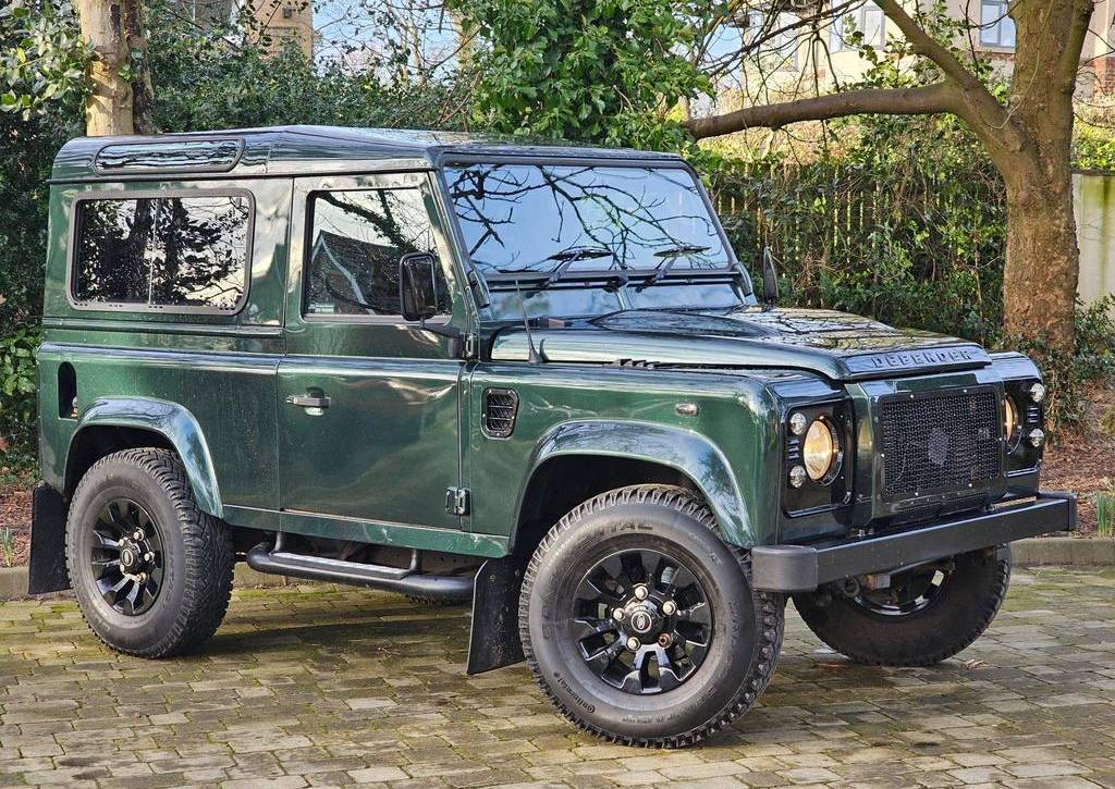 Land Rover Defender 90