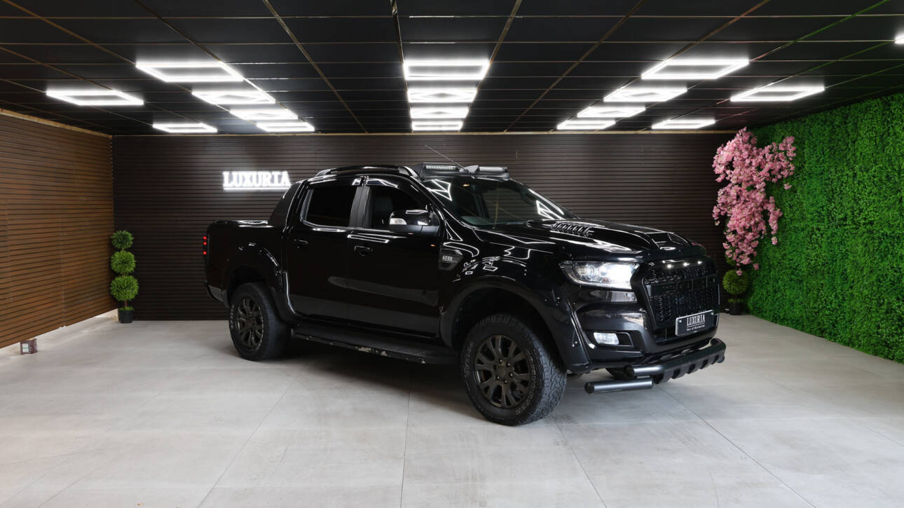 Deranged Ford Ranger Wildtrack 3.2 Auto